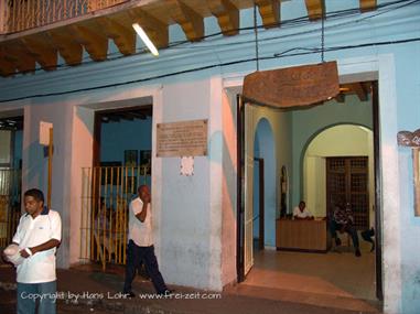 2004 Cuba, Santiago de Cuba, Casa de la Trova, DSC01174 B_B720